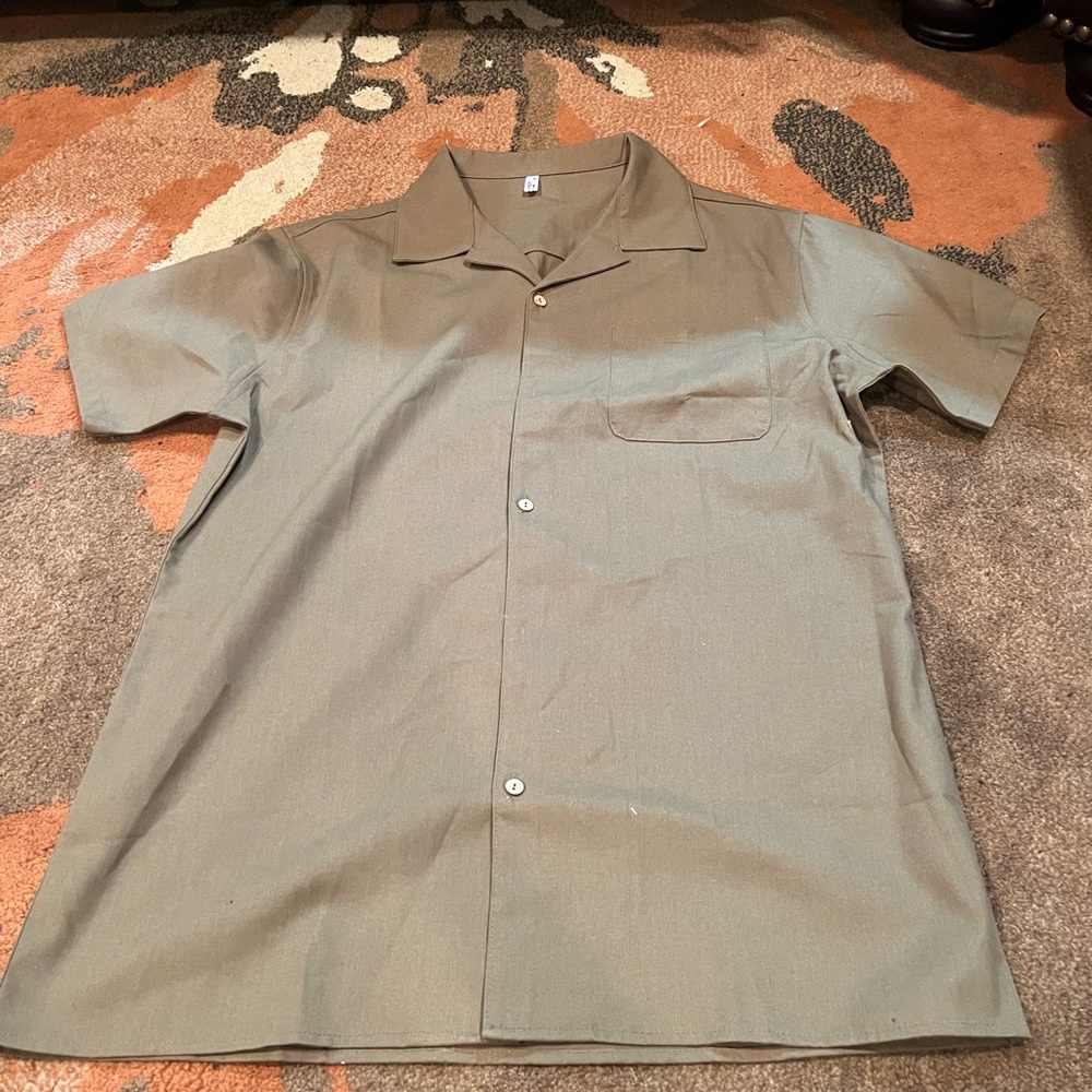 Button Up Tee Size M